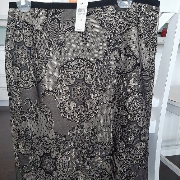 Skirt - Picture 3 of 3